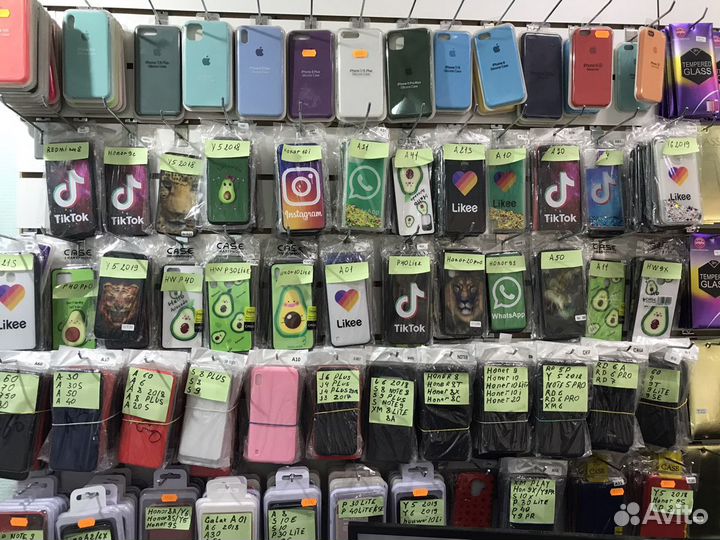 Чехлы на телефон