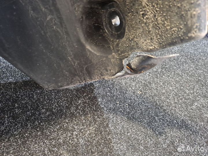 Подкрылок передний левый Renault Duster АКПП