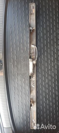 Молдинг задней двери тойота виш