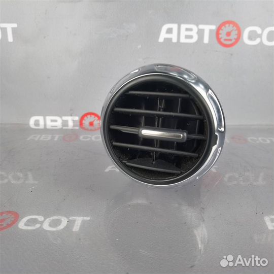 Дефлектор воздуховода на торпеду Audi TT 8J C (2