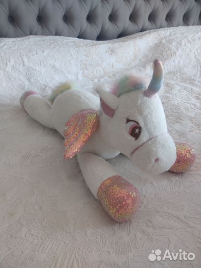 Плюшевый медведь и единорожка