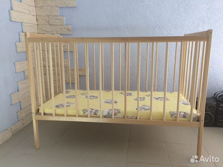 Детская кроватка