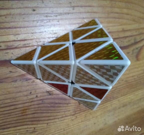 Пирамидка, кубик рубик треугольный