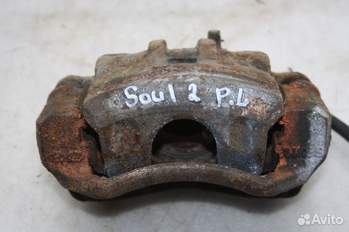 Суппорт передний левый KIA soul 2014