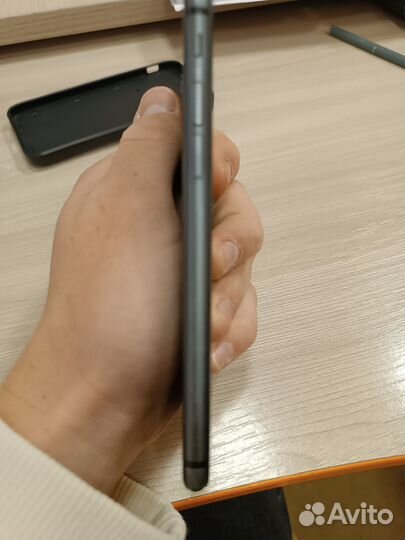 iPhone 8, 64 ГБ