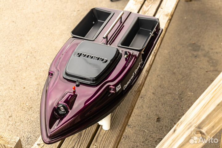 Прикормочный кораблик с автопилотом, эхолотом,25А