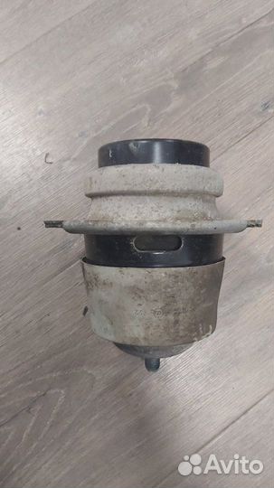 Опора двигателя Volkswagen Touareg 1 4.2 2006