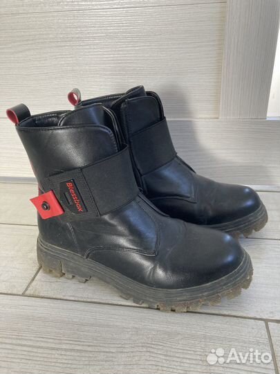 Продаются ботинки