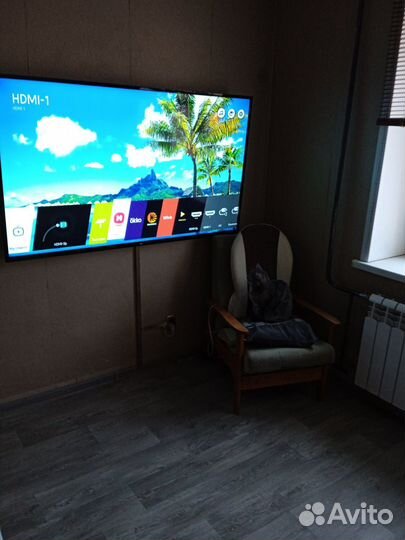 Телевизор LG UJ620М
