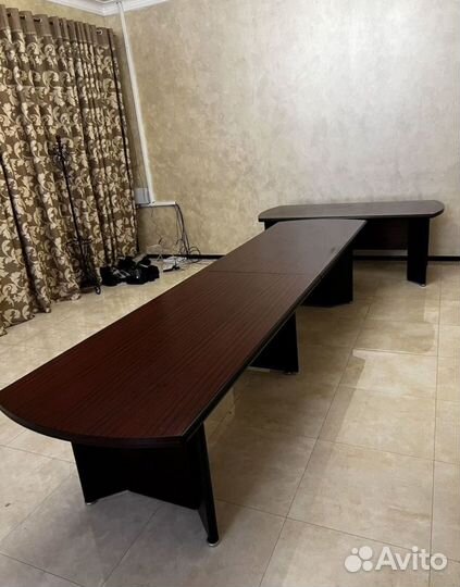 Офисный стол