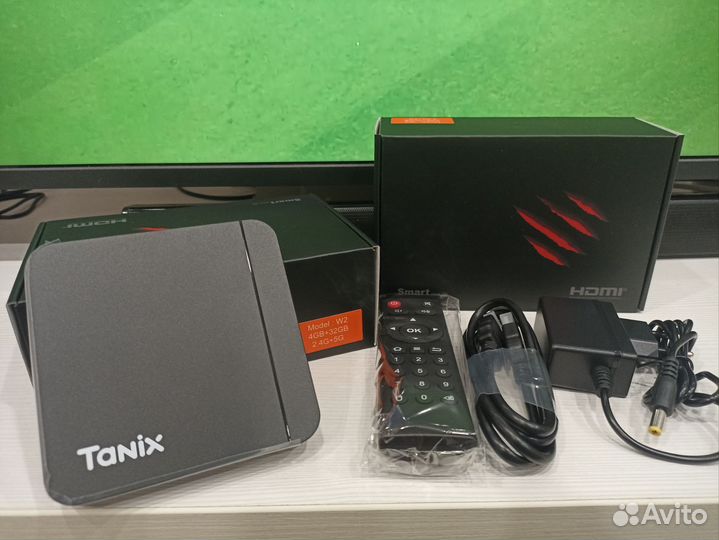 SMART tv бокс Таникс 4/32 без абонентской платы