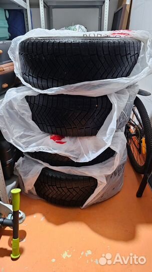 Pirelli Ice Zero FR 235/60 R18