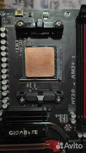 Материнская плата с процессором и памятью