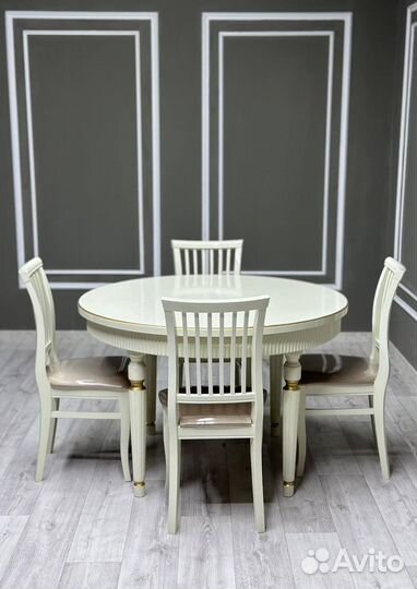 Столы и стулья