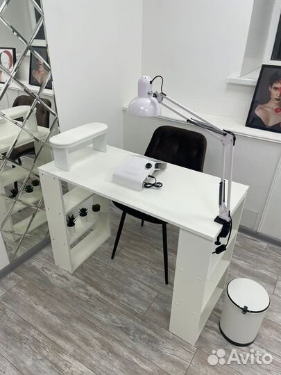 Место для мастера маникюра