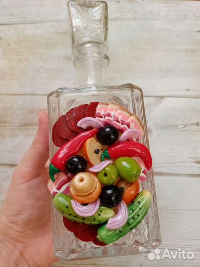 Графин с декором из полимерной глины