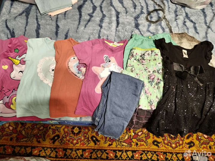 Футболки и джинсы