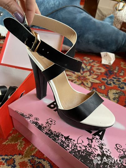 Босоножки женские 39 размер