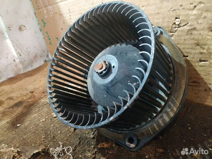 Моторчик отопителя Chevrolet Niva