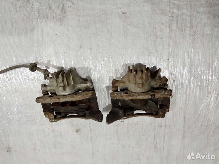 Суппорт передний Peugeot 406 дорест