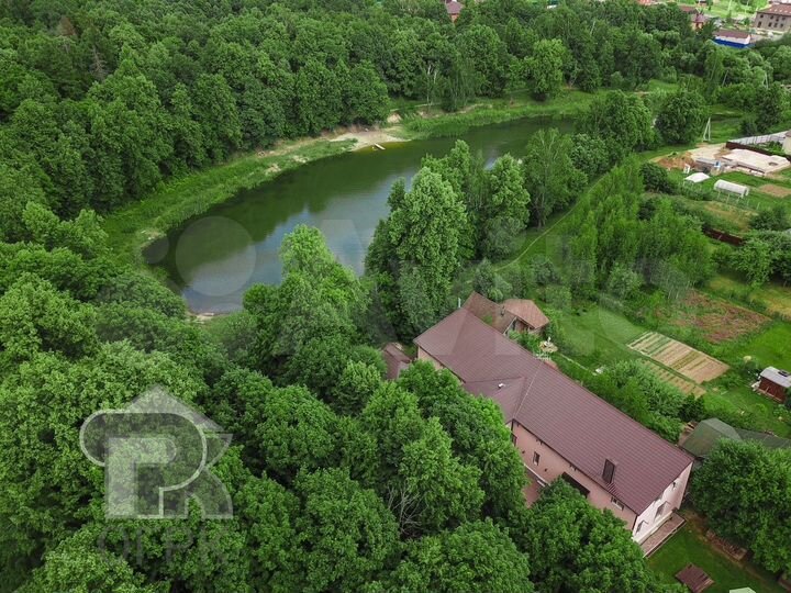 Дом 645 м² на участке 8 сот.