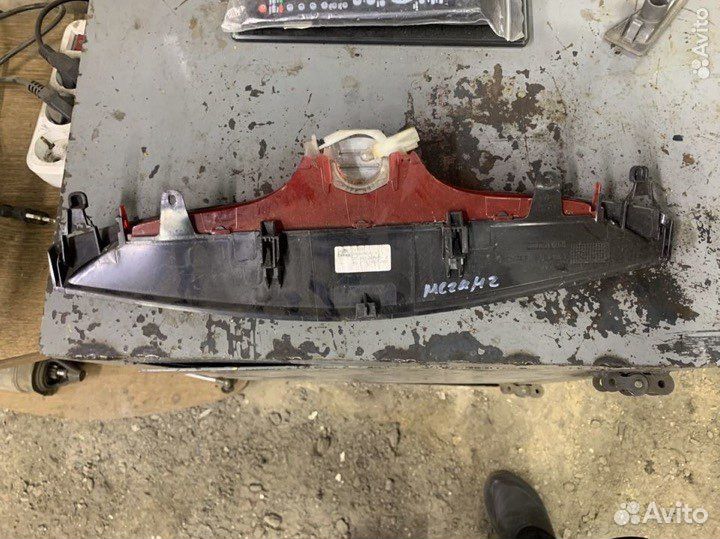 Стоп сигнал салонный Renault Megan 2