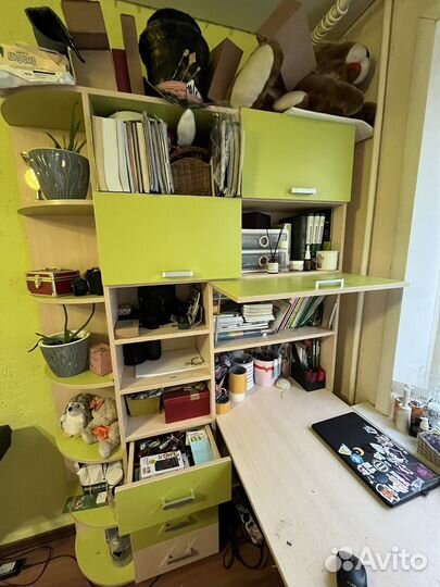 Набор мебели. Шкаф. Стол