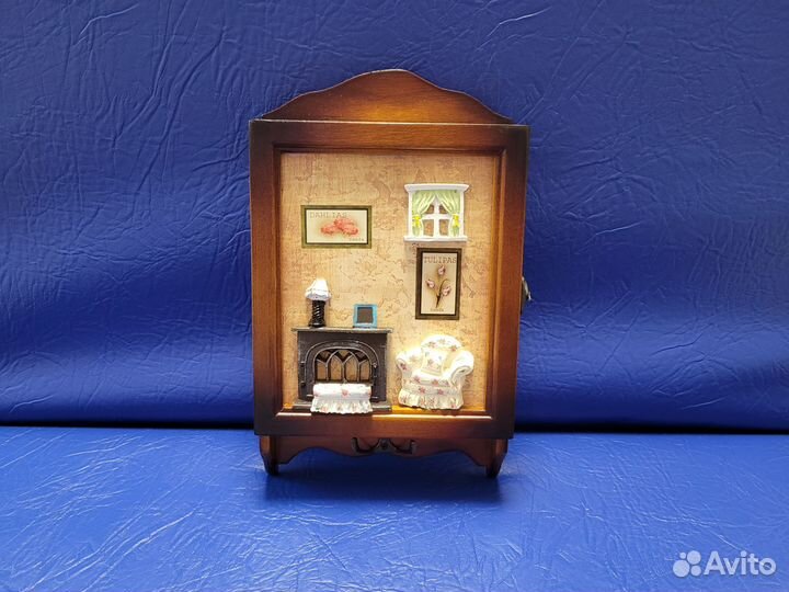 Ключница настенная из дерева Уютный дом новая