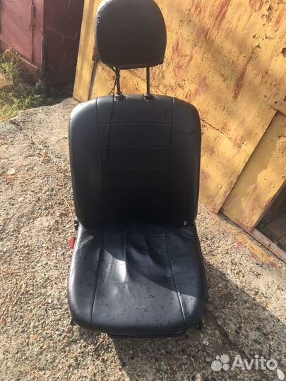 Переднее сидение Ниссан Альмера G-15