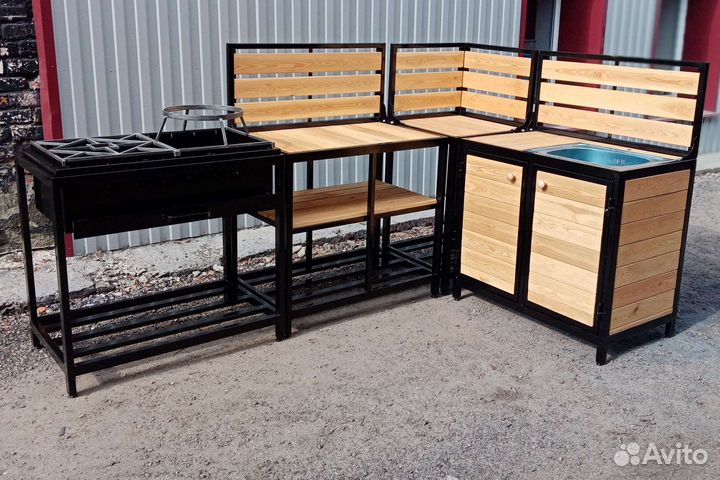 Кухня садовая с мангалом в стиле лофт