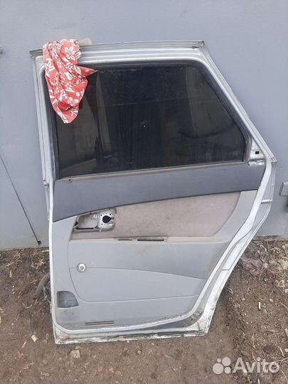 Задняя правая дверь приора