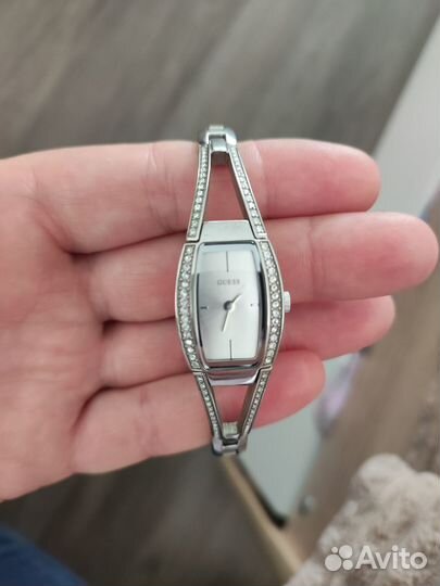 Часы оригинал(Guess)на худенькую ручку