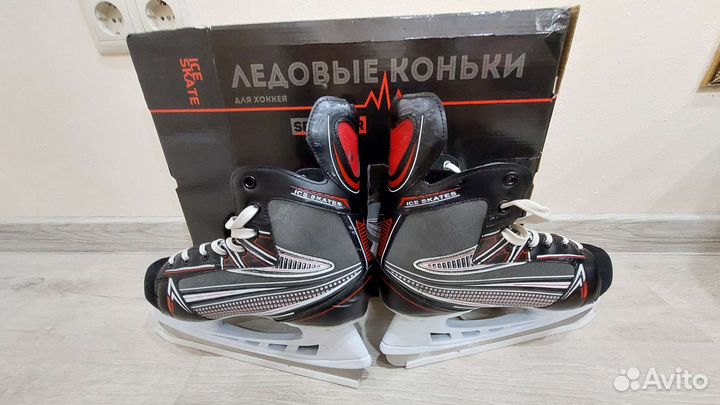 Коньки хоккейные