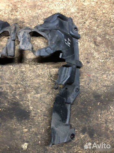 Пыльник двигателя Bmw E81