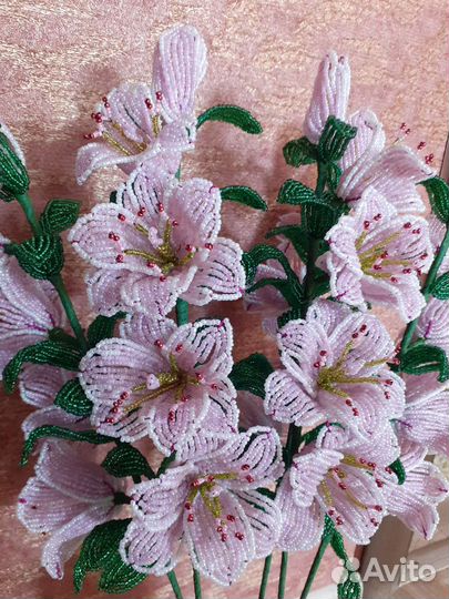 Лилии из бисера