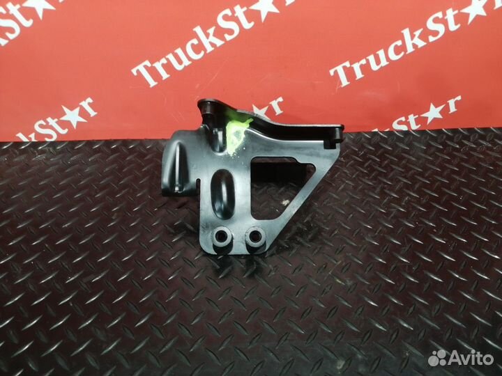 Кронштейн бампера левый Daf XF106