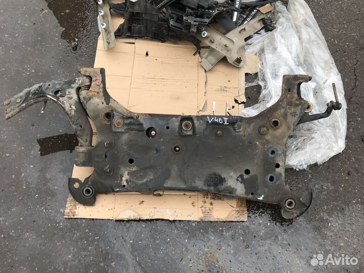 Балка подмоторная Volvo V40 (2012-2016)