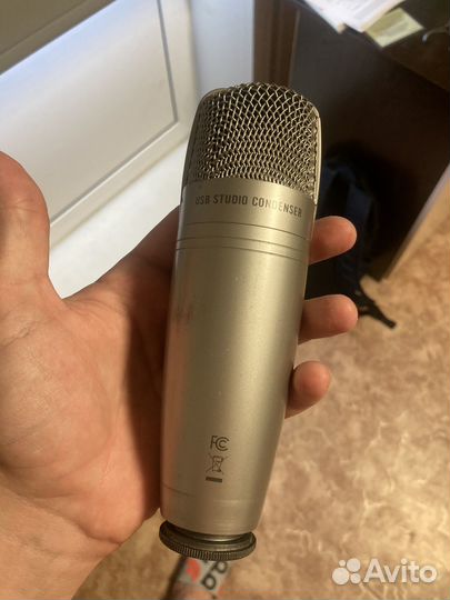 Студийный микрофон samson