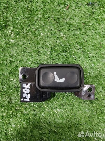 Кнопка регулировки сиденья правого Lexus RX300 (M