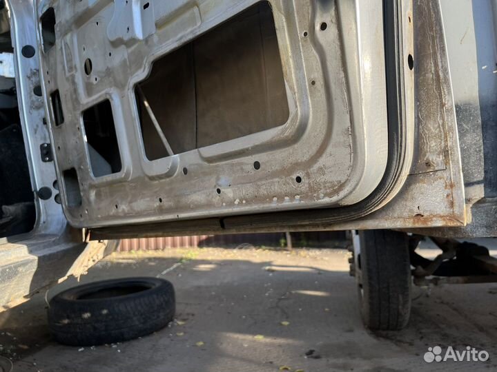 Двери на волгу газ 31105