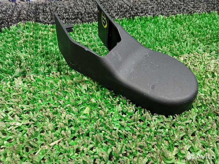 Заглушка крепления сиденья задняя правая Mitsubish