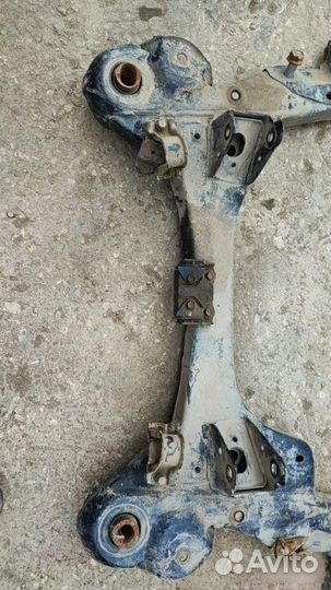 Подрамник передний Toyota Camry V50