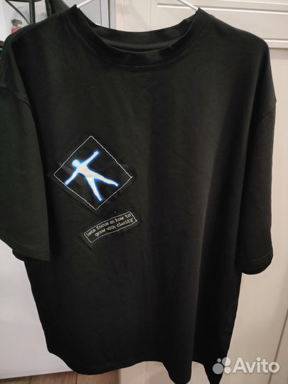 Футболка Seams