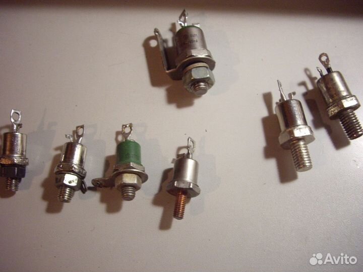 Тиристоры. Оптроны. Симисторы.Оптопара