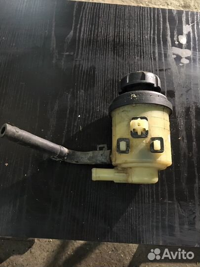 Kia rio 3 Бачок гура