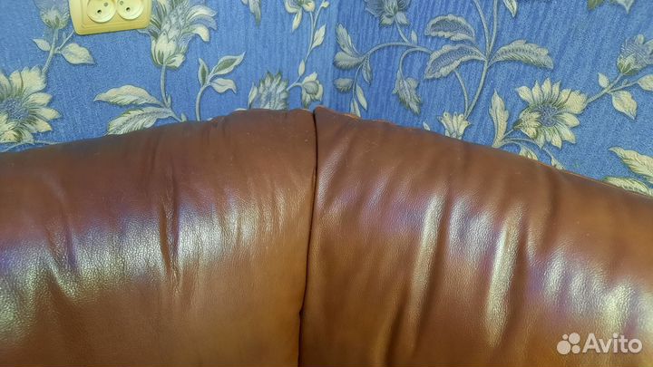 Продам кожаный диван