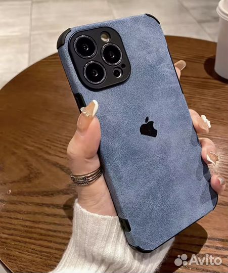 Чехол на iPhone 11, iPhone 12, iPhone 13