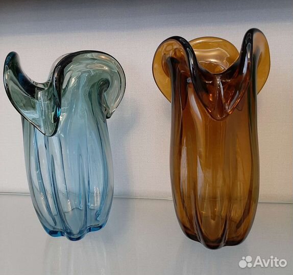 Вазы винтажные из цветного стекла