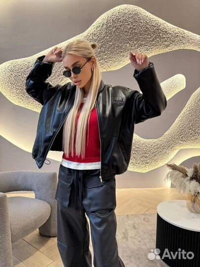 Кожаная куртка бомбер miu miu