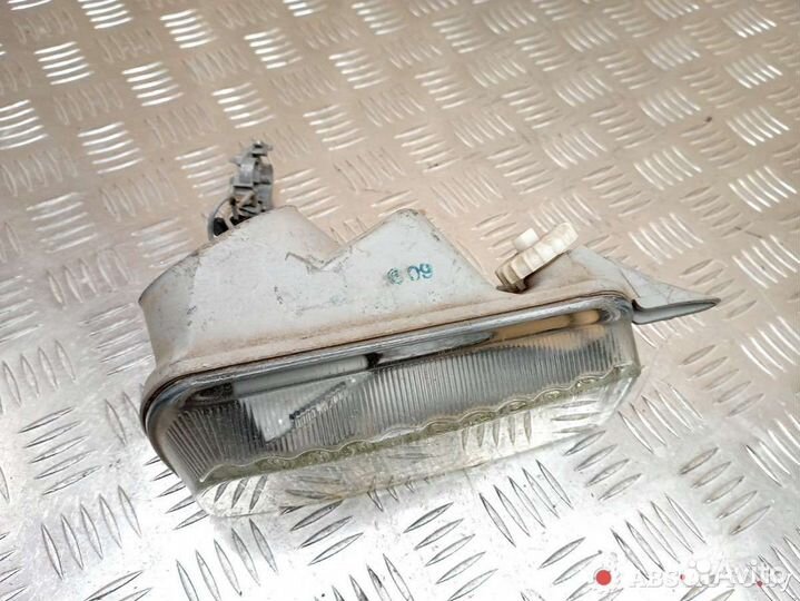 Фара противотуманная левая Volkswagen Transporter